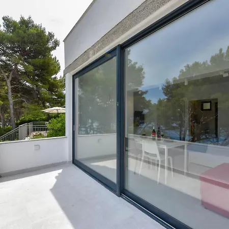Apartment Vitarnja דירה